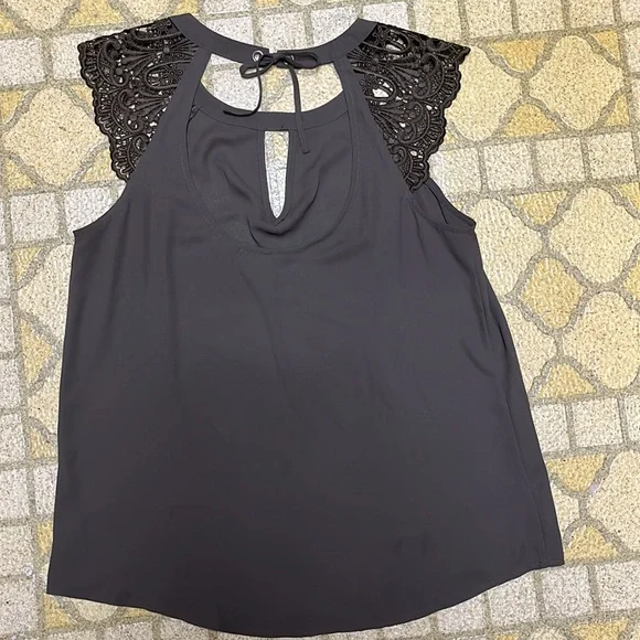 BNWOT Express sleeveless dressy top - Picture 10 of 13